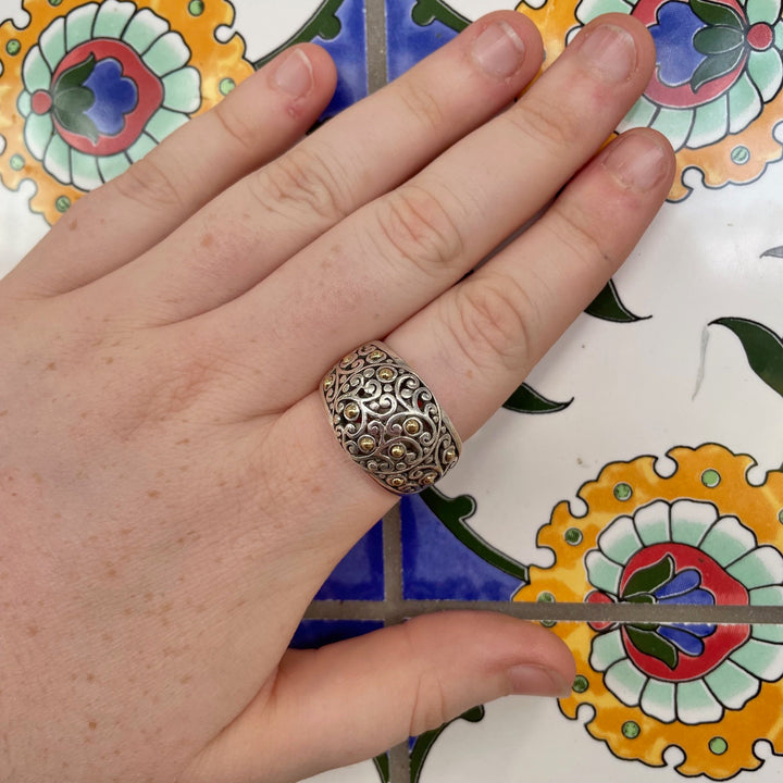Sterling silver signet ring with 18ct gold accents