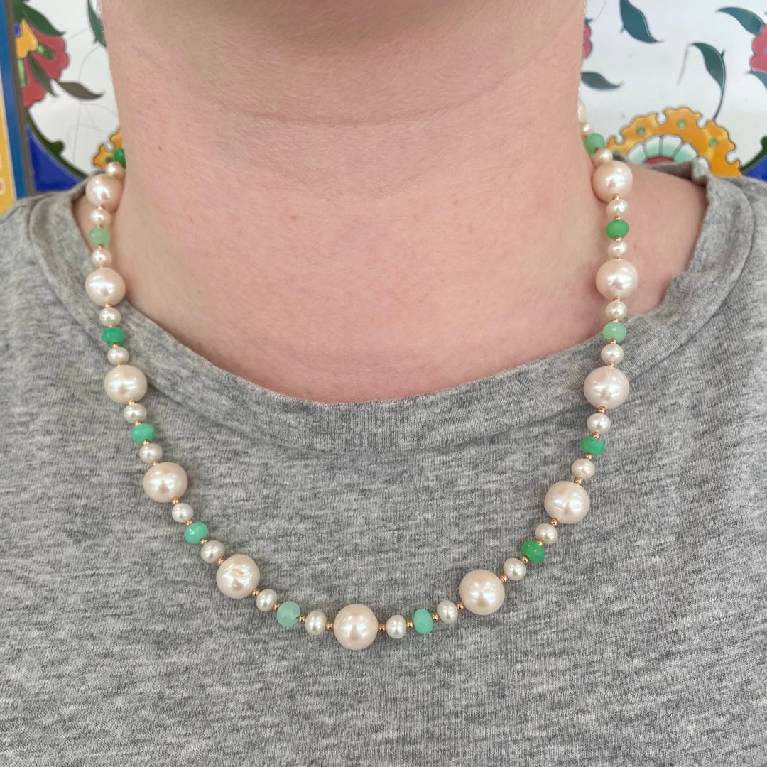 White freshwater pearl and chrysoprase necklace