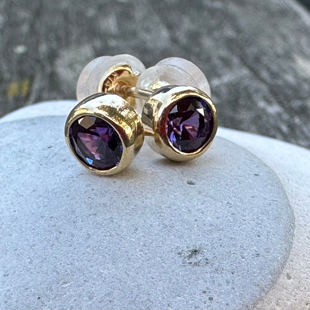 9ct Gold Purple Sapphire Studs