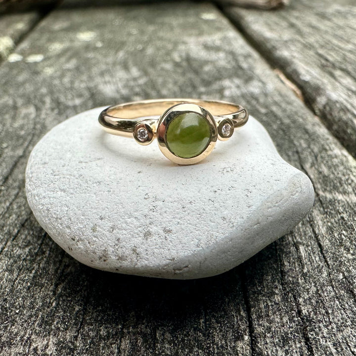 9ct Gold New Zealand greenstone (pounamu) LOVE ring