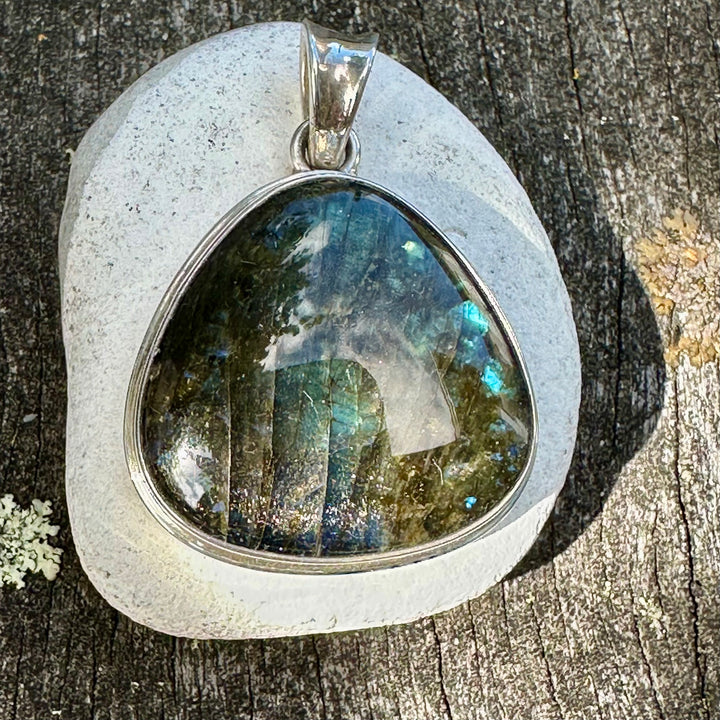 Finnish labradorite pendant