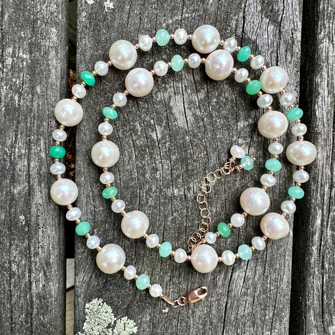 White freshwater pearl and chrysoprase necklace