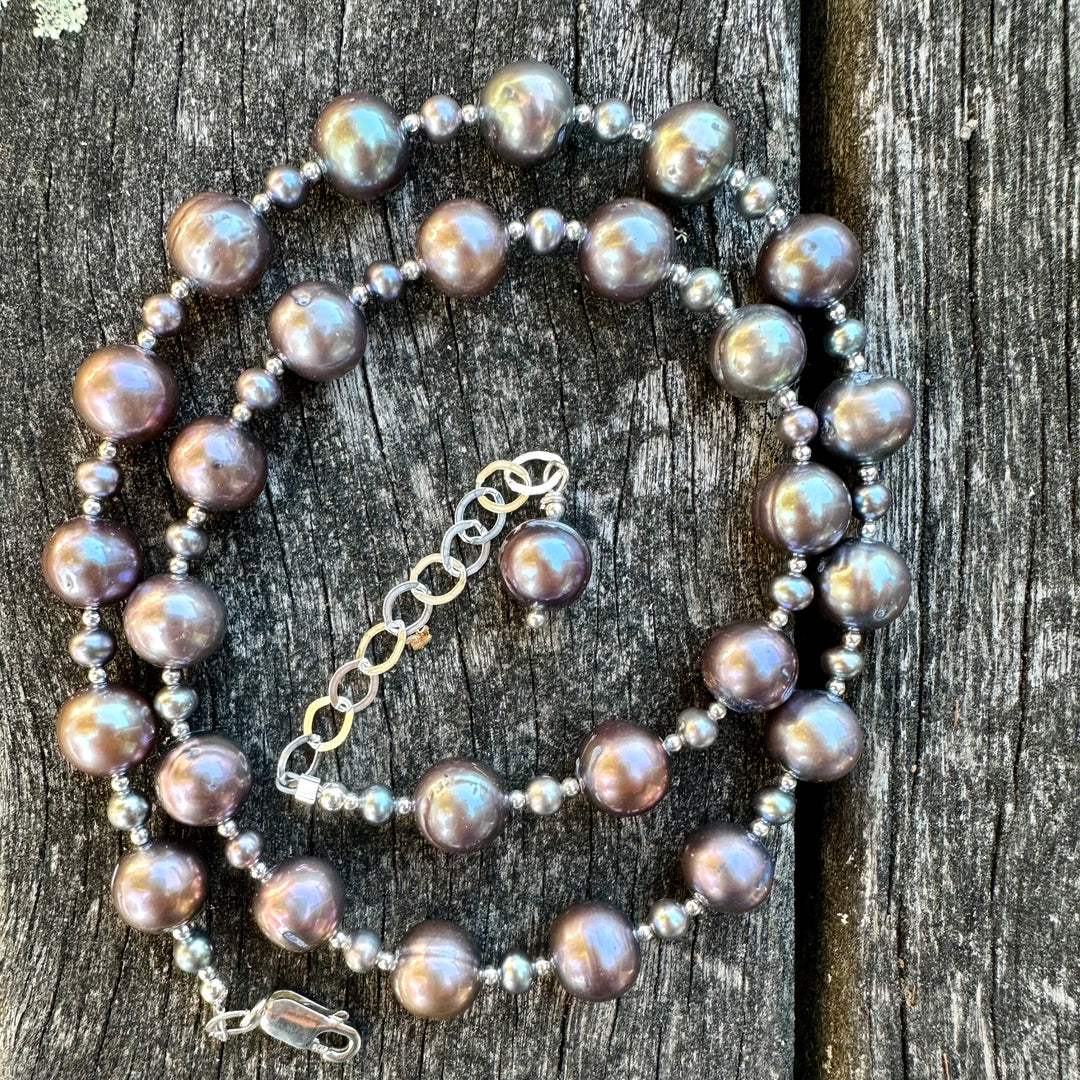 Peacock freshwater pearl necklace