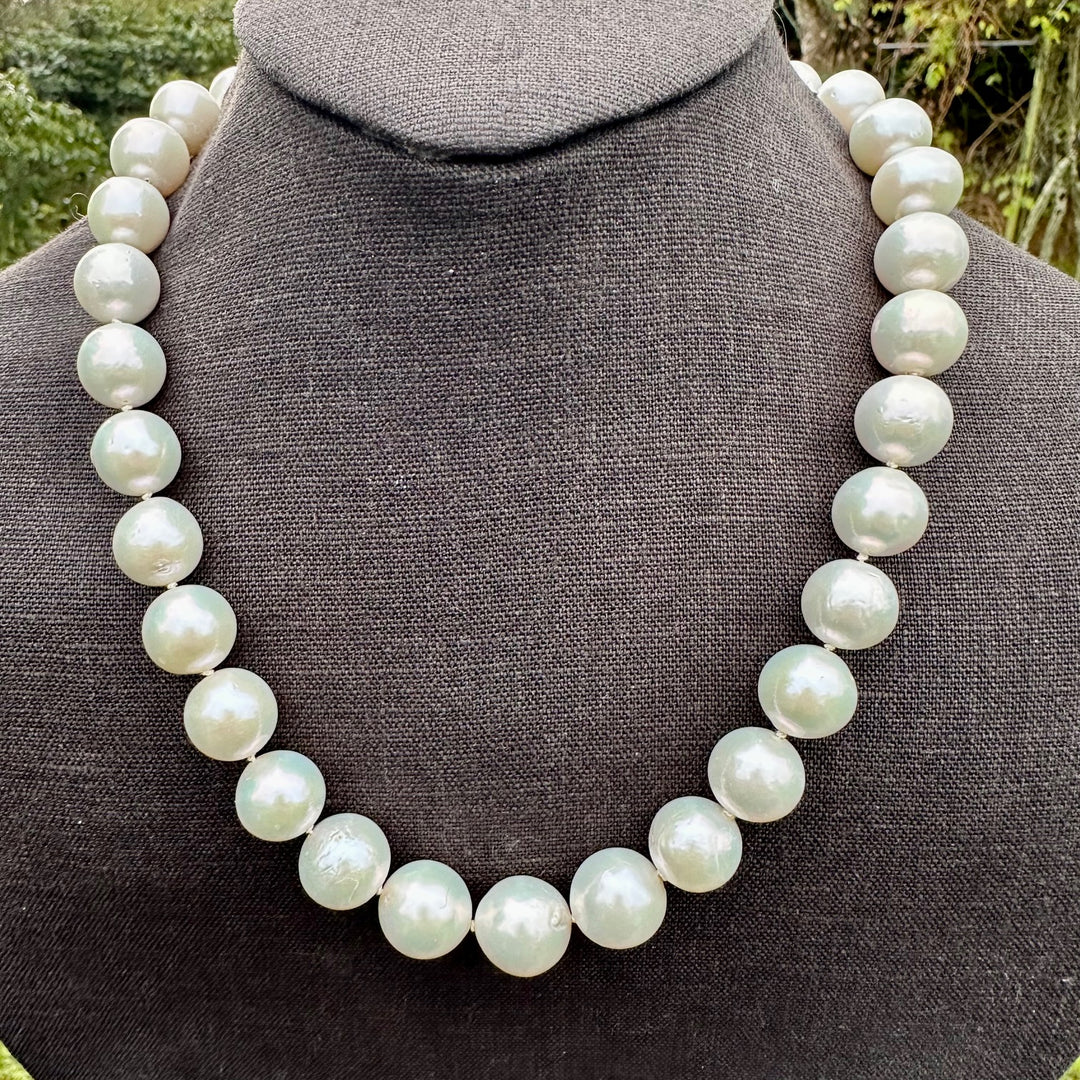 Graduated knotted Edison pearl necklace