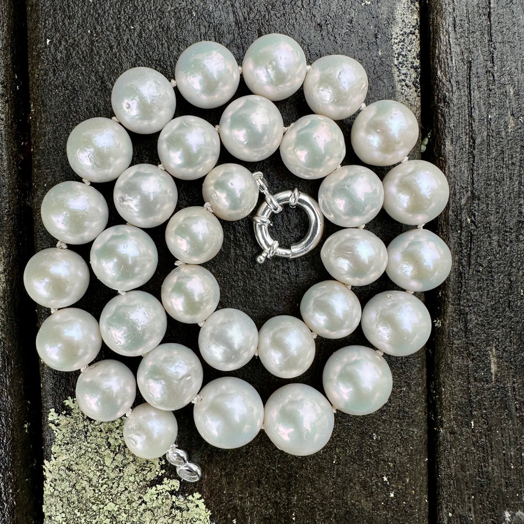 Graduated knotted Edison pearl necklace