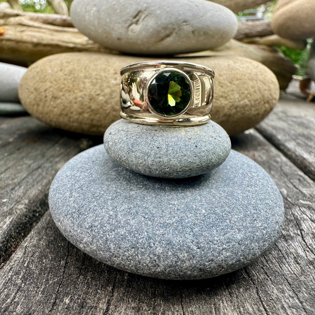 Green tourmaline Bella ring