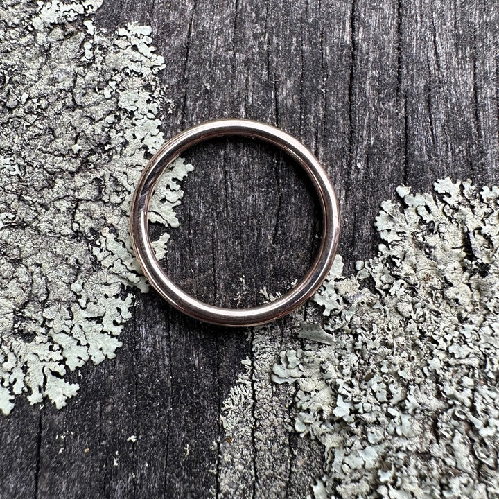 9 carat red gold ring