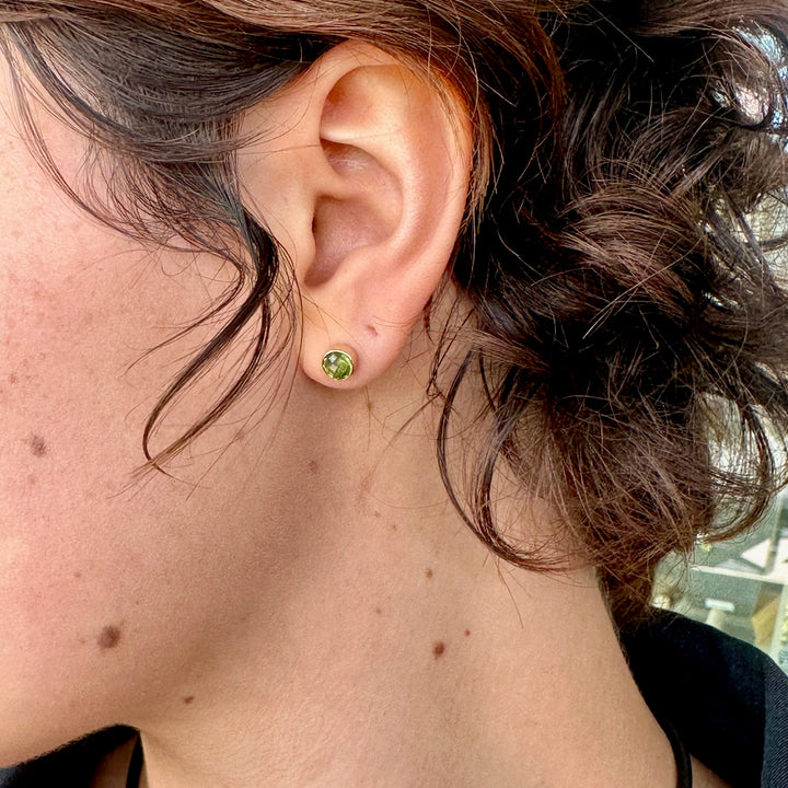 5mm peridot studs