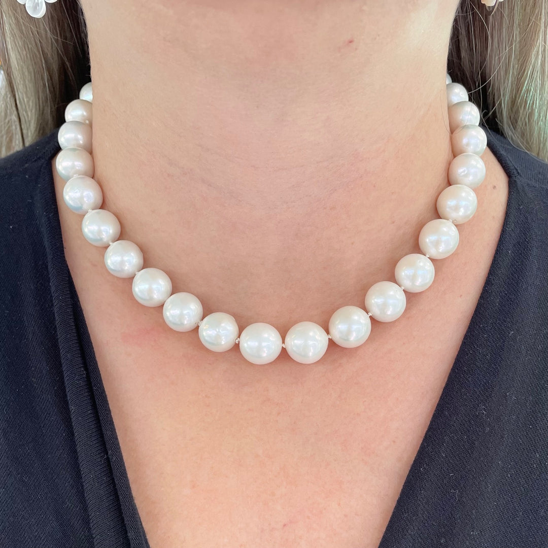 Graduated knotted Edison pearl necklace