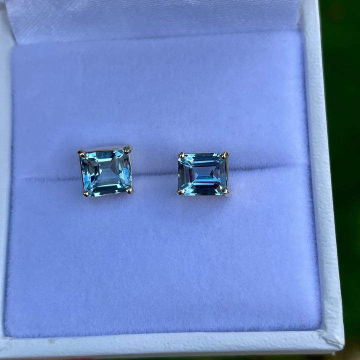 9ct Gold Aquamarine Stud Earrings