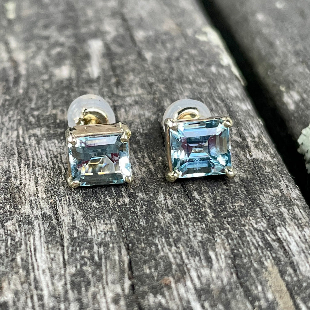 9ct Gold Aquamarine Stud Earrings