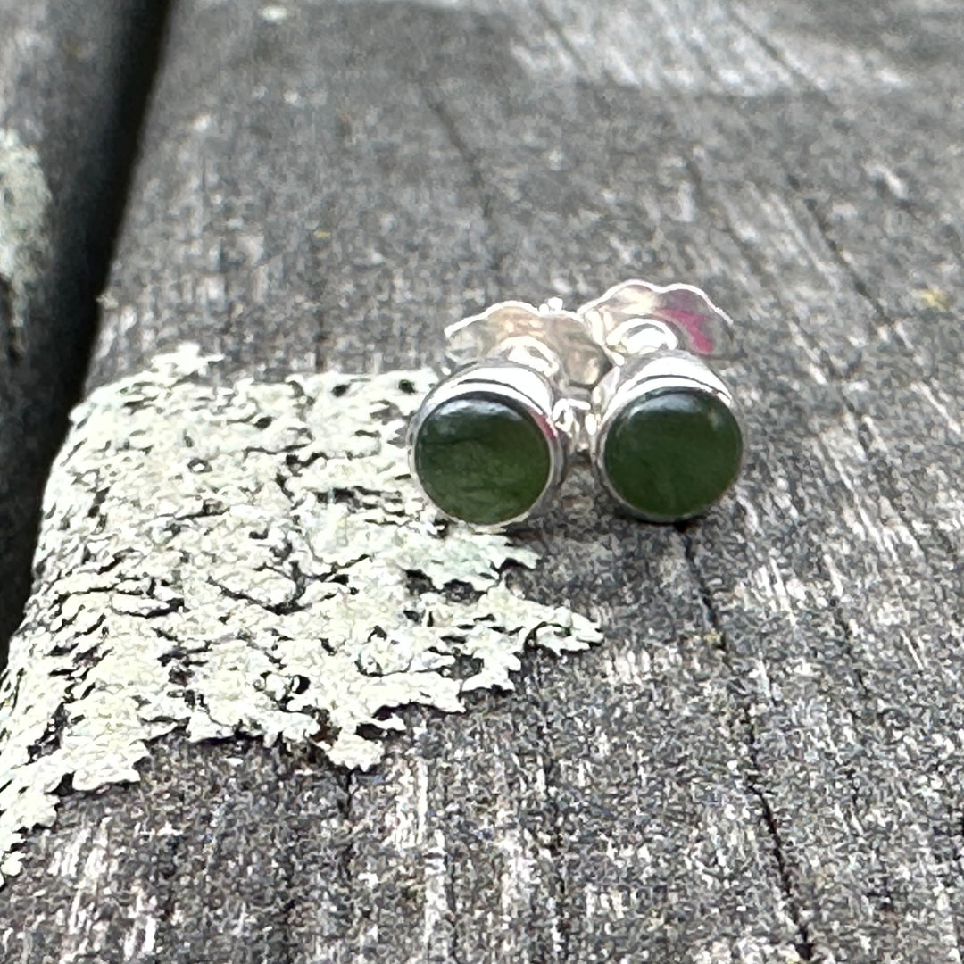 4mm New Zealand (pounamu) studs