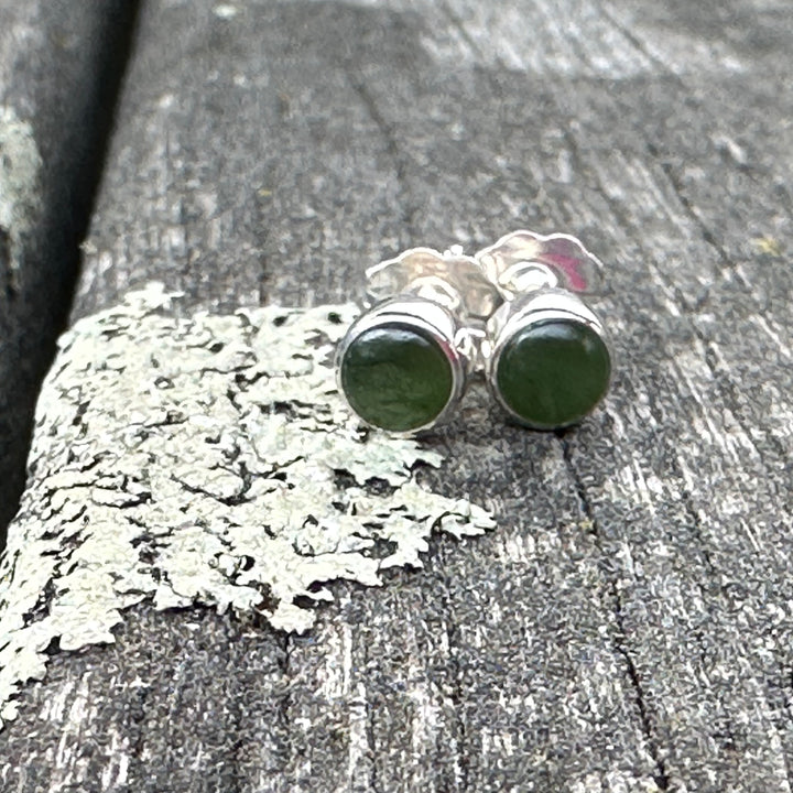 4mm New Zealand (pounamu) studs