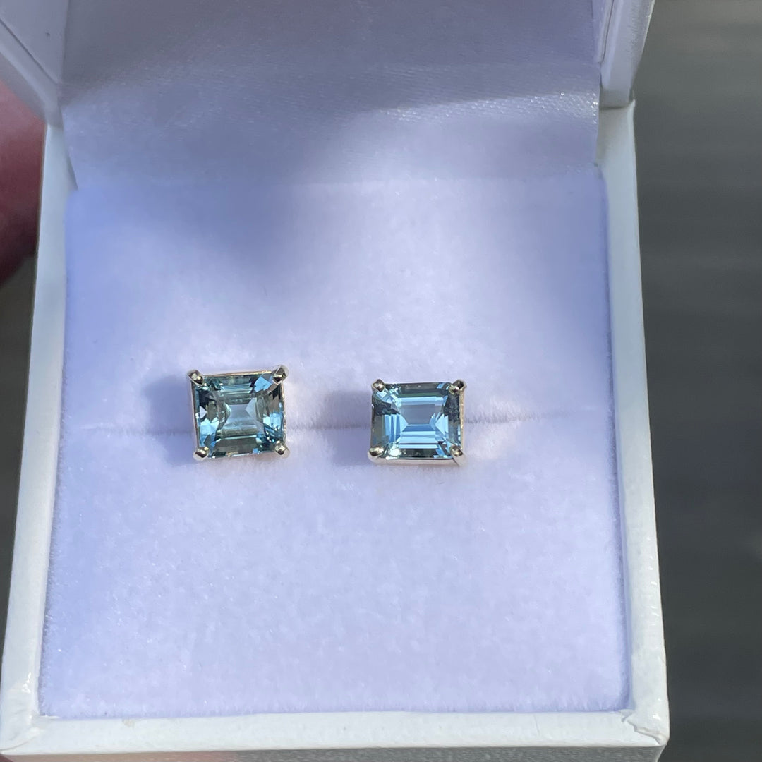 9ct Gold Aquamarine Stud Earrings