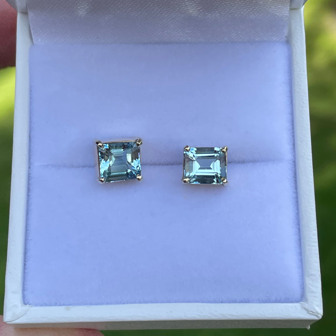 9ct Gold Aquamarine Stud Earrings