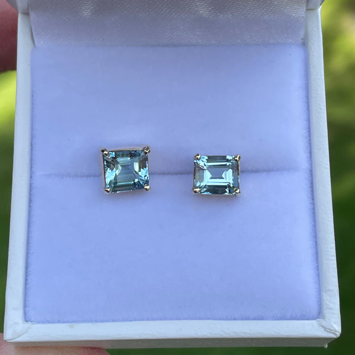 9ct Gold Aquamarine Stud Earrings