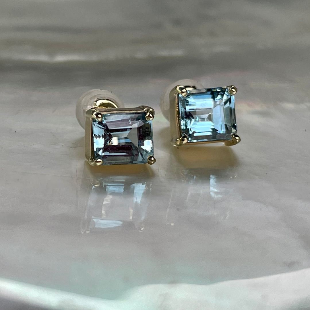 9ct Gold Aquamarine Stud Earrings