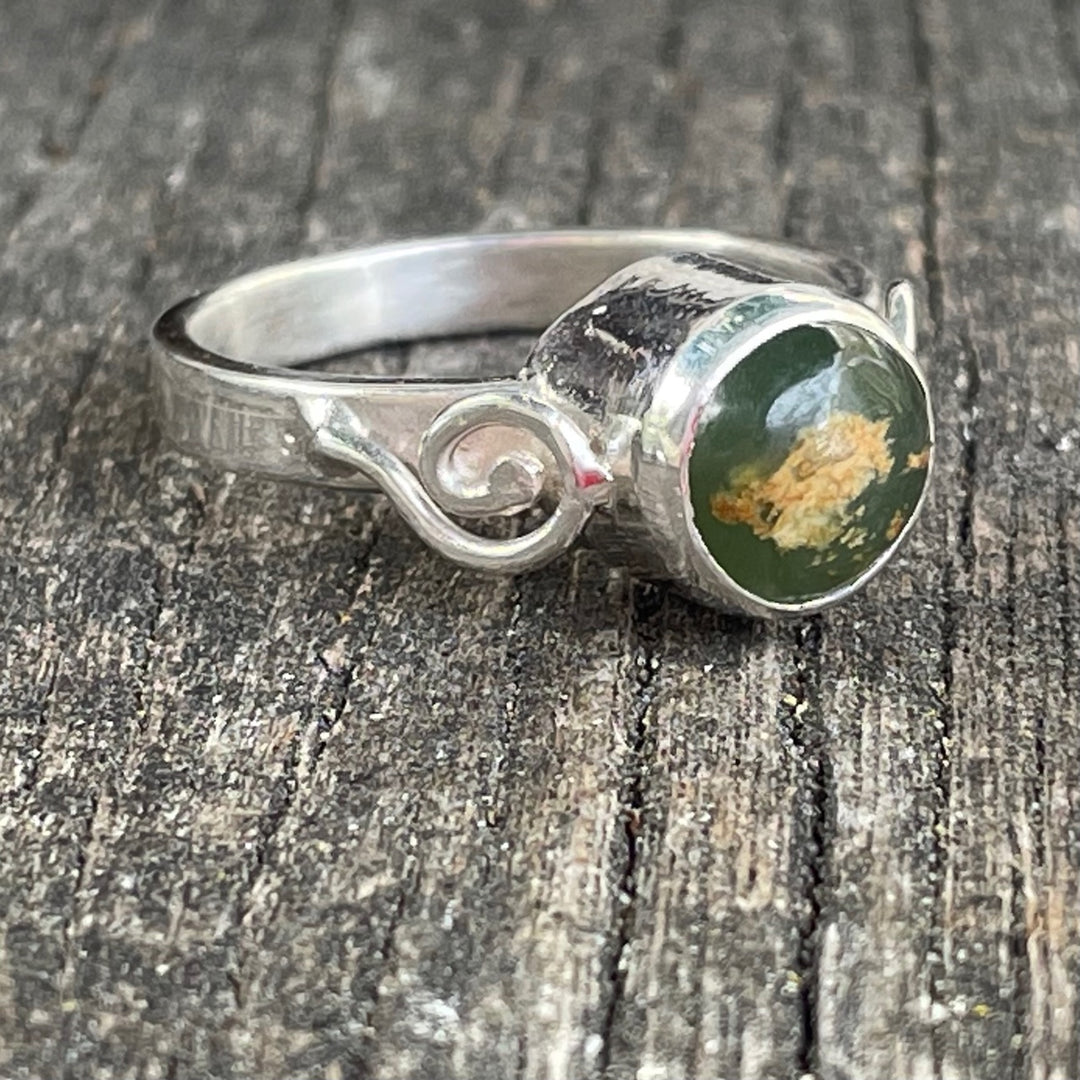 Marsden Flower Pounamu Ring, Large