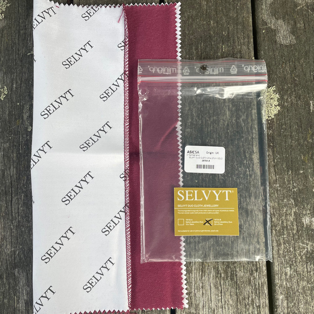 Selvyt gold cleaning cloth
