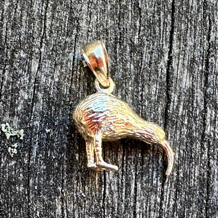 9ct gold kiwi charm pendant