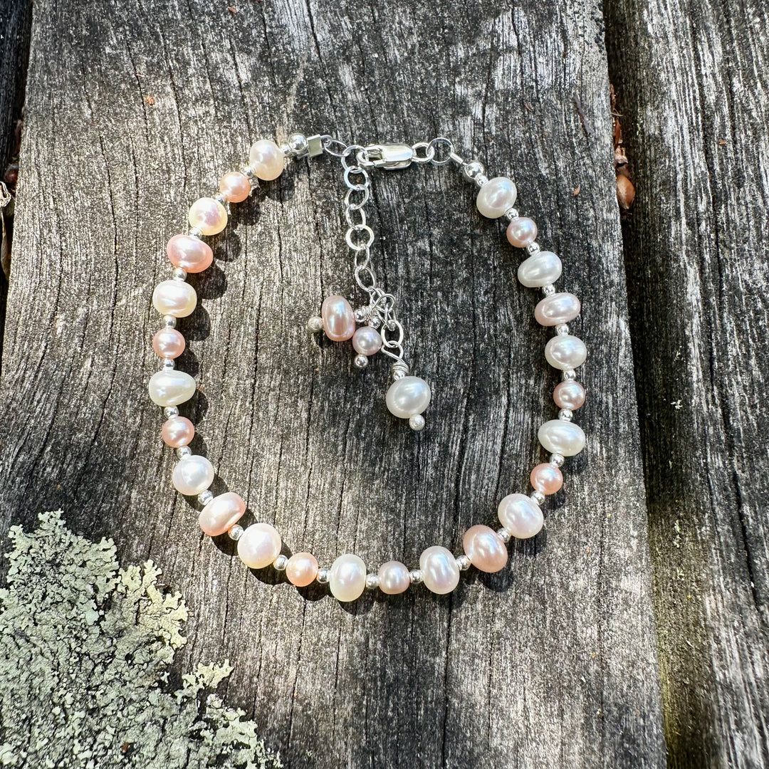 Pink & white freshwater pearl bracelet