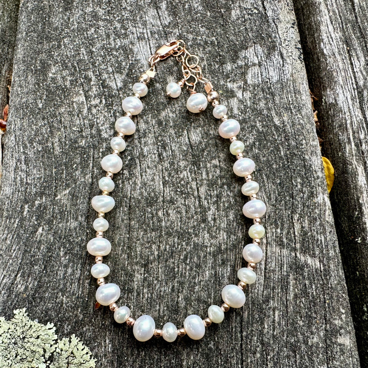 White freshwater pearl bracelet