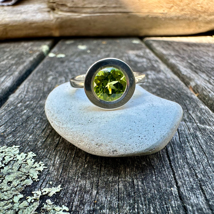 Peridot & sterling silver ring