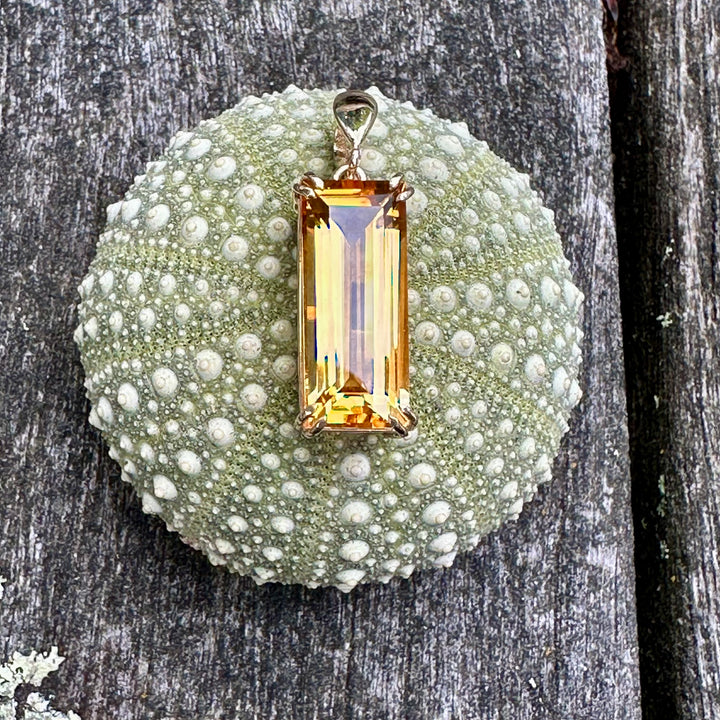 7.67ct Citrine pendant