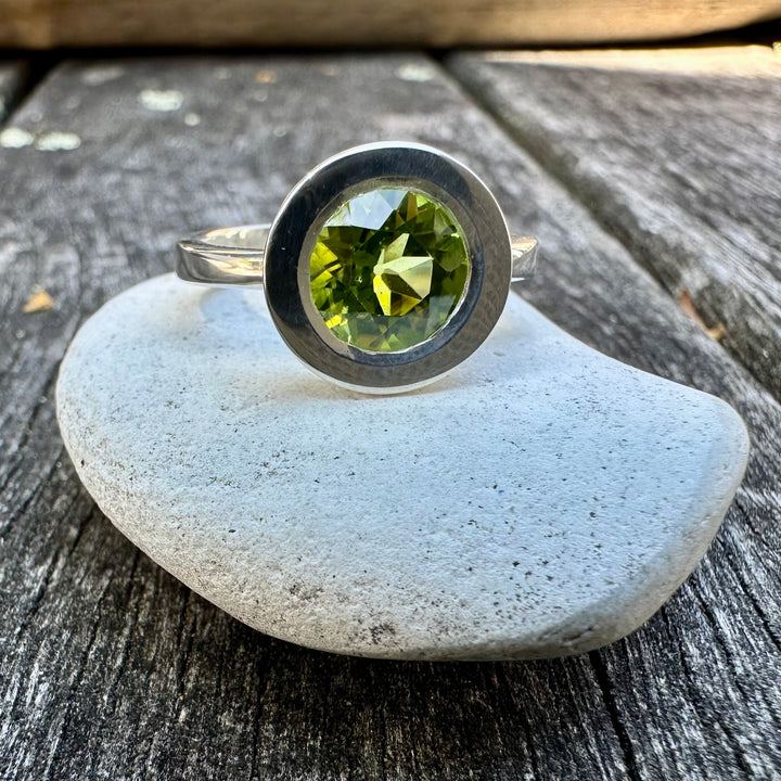 Peridot & sterling silver ring