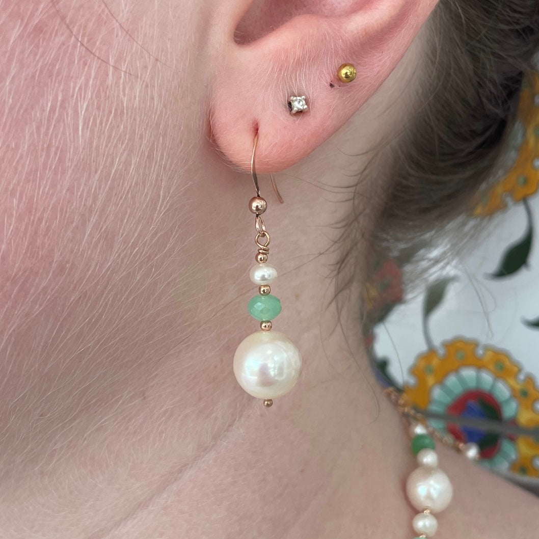 White freshwater pearl and chrysoprase earrings
