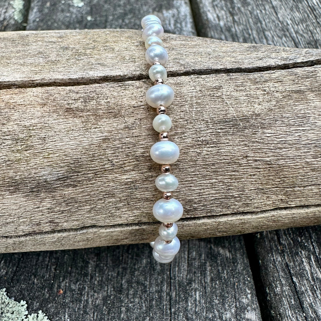 White freshwater pearl bracelet