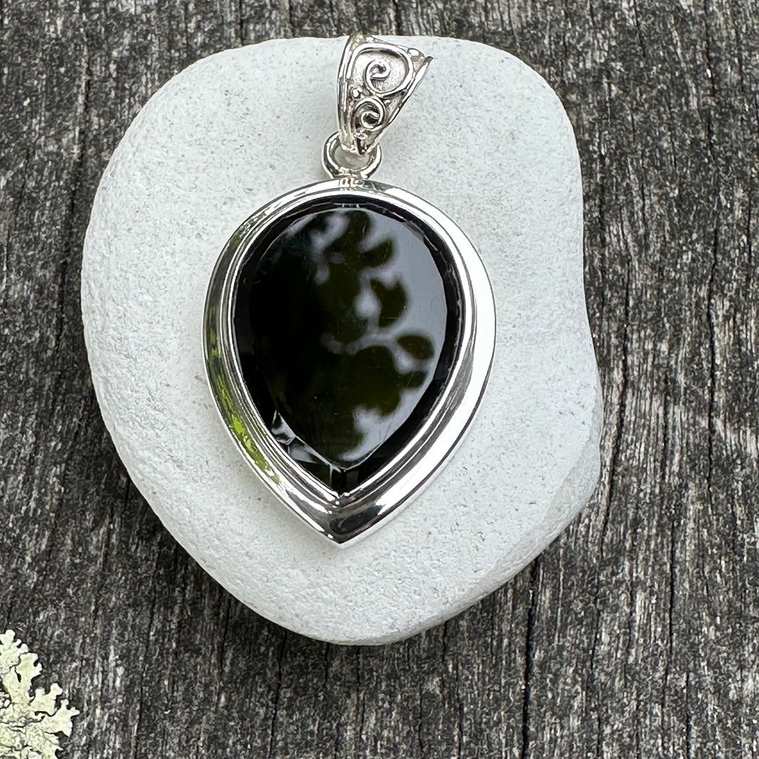 Black onyx pendant