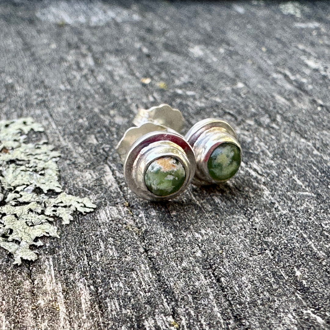 3mm NZ greenstone stud earrings