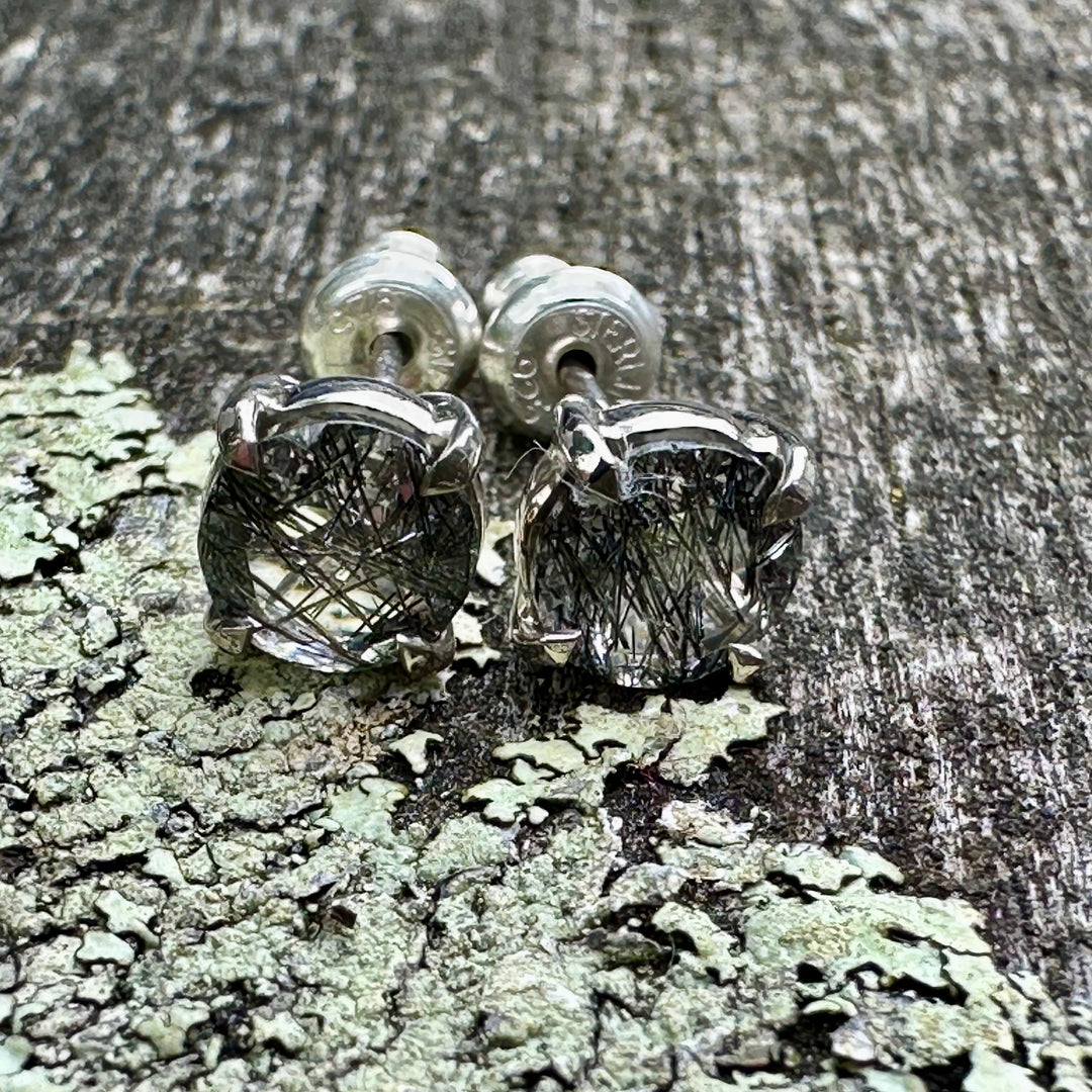 Tourminalated quartz studs