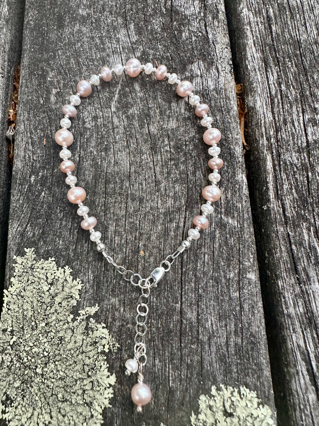 White & pink freshwater pearl bracelet