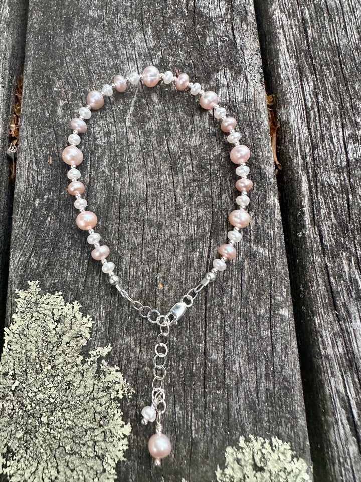 White & pink freshwater pearl bracelet