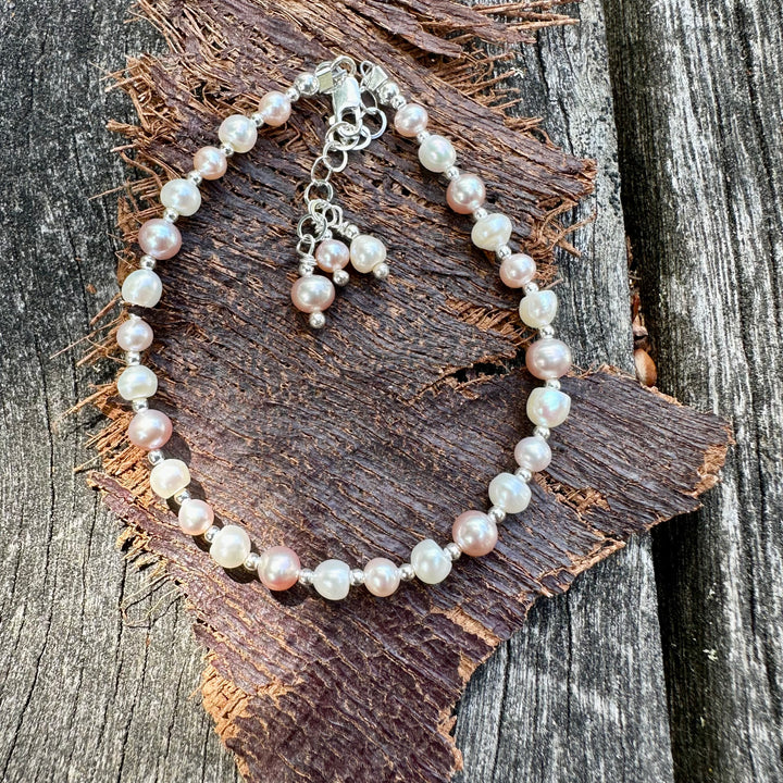 Pink & white freshwater pearl bracelet