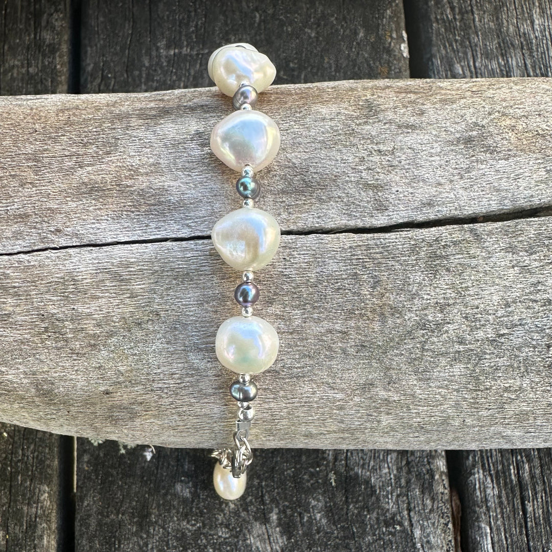 White & peacock freshwater pearl bracelet