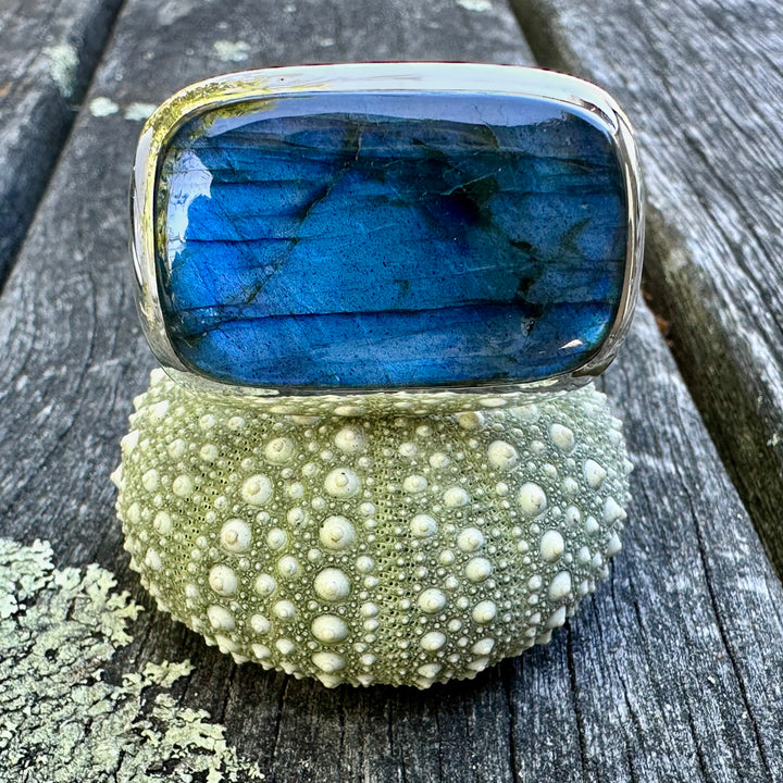 Labradorite knuckleduster ring