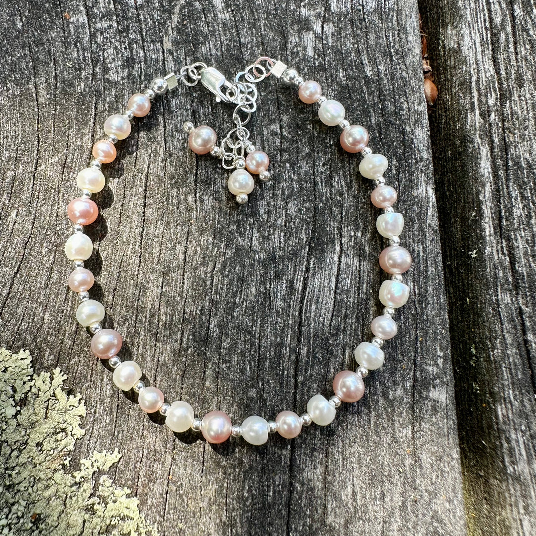 Pink & white freshwater pearl bracelet