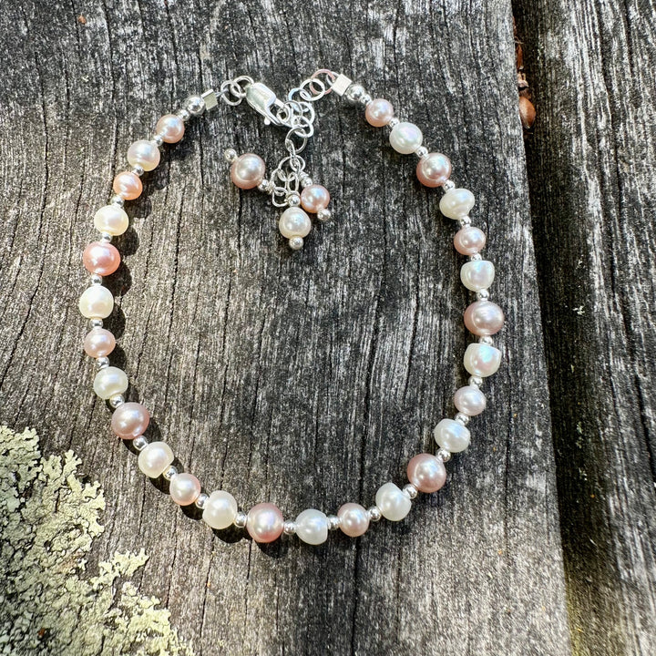 Pink & white freshwater pearl bracelet