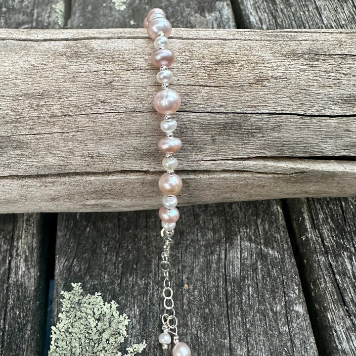 White & pink freshwater pearl bracelet