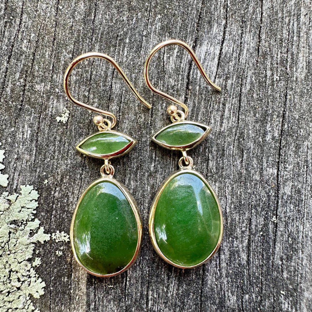 9ct gold New Zealand greenstone drops earrings