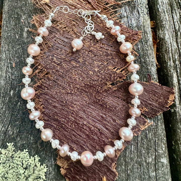 White & pink freshwater pearl bracelet