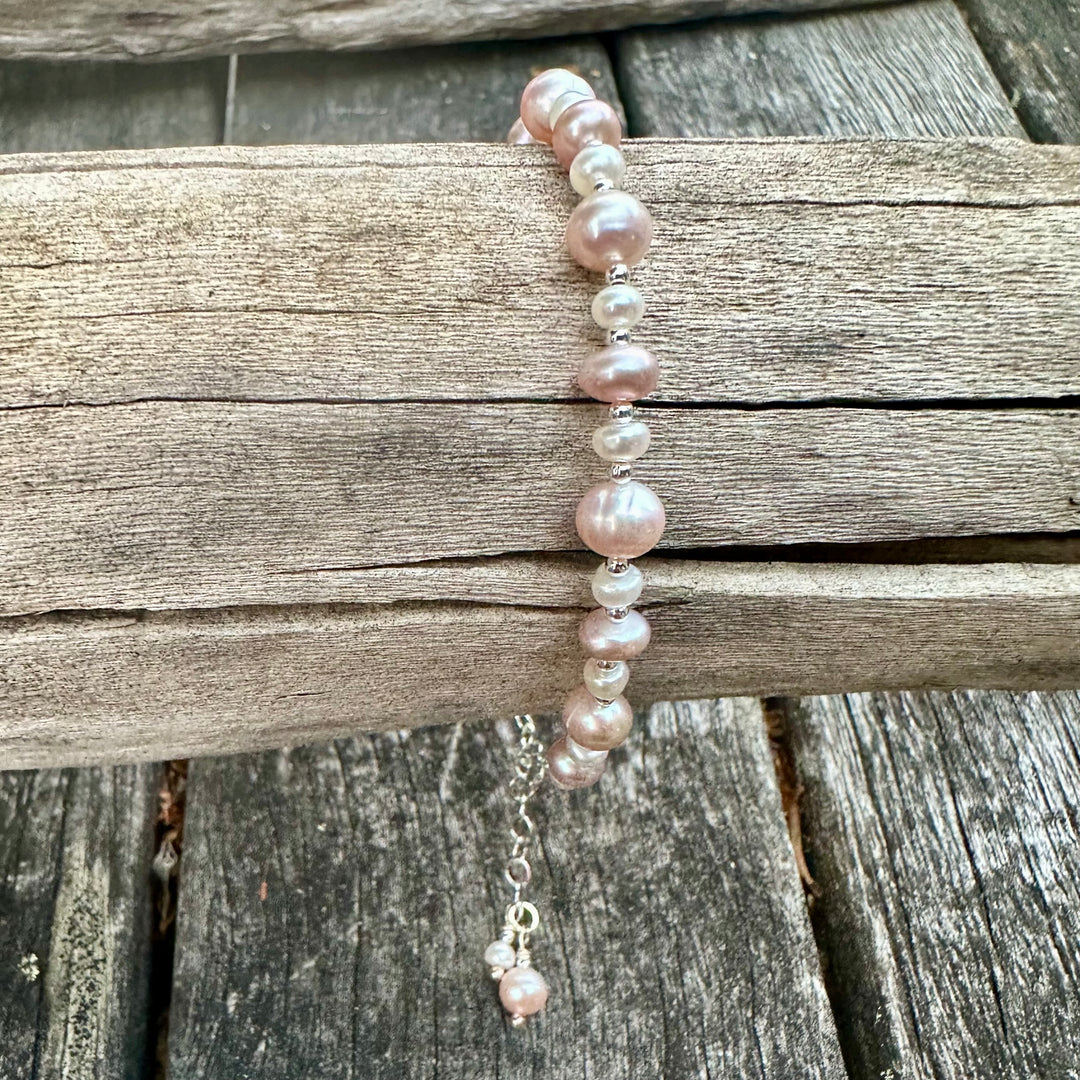 White & pink freshwater pearl bracelet