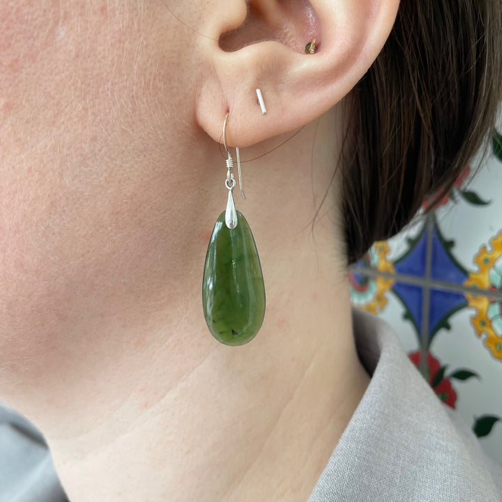 Small kawa kawa greenstone earrings