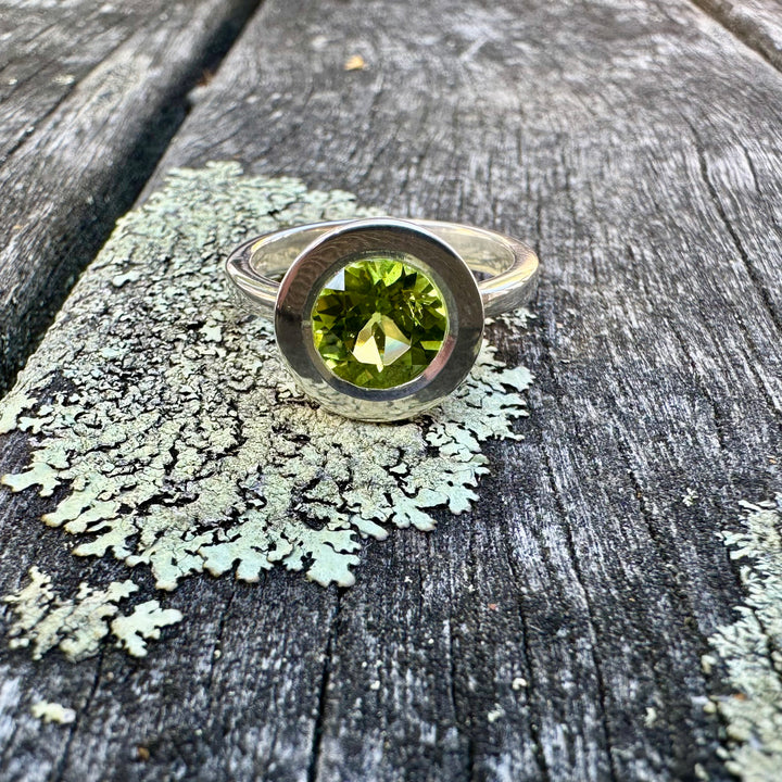 Peridot & sterling silver ring