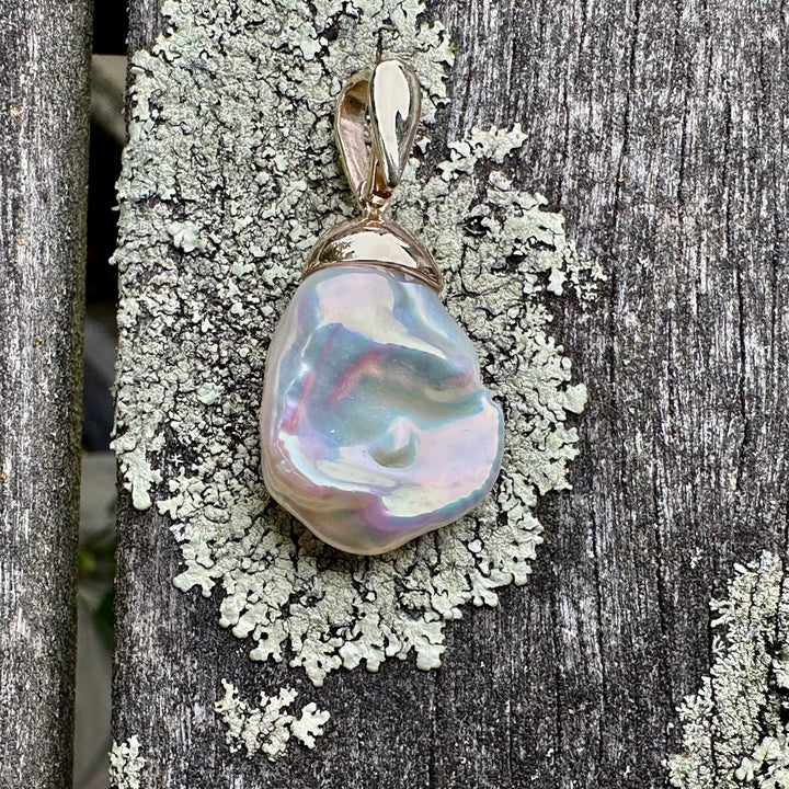 Biwa pearl pendant