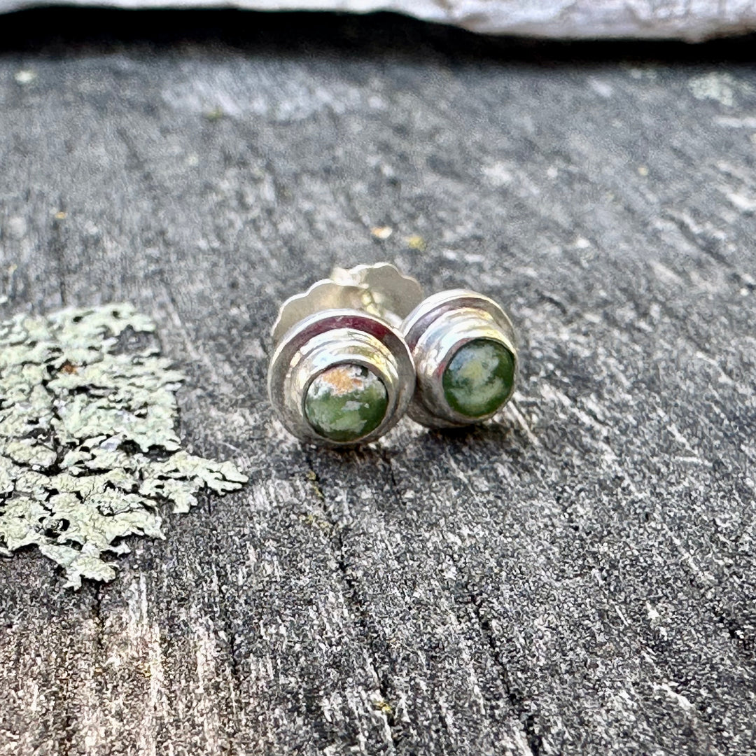 3mm NZ greenstone stud earrings