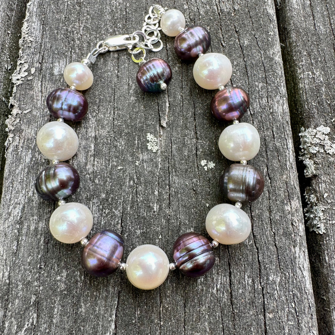 White and peacock freshwater pearl bracelet